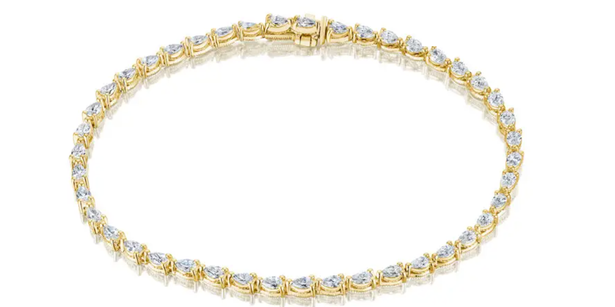 Pear cut diamond tennis bracelet