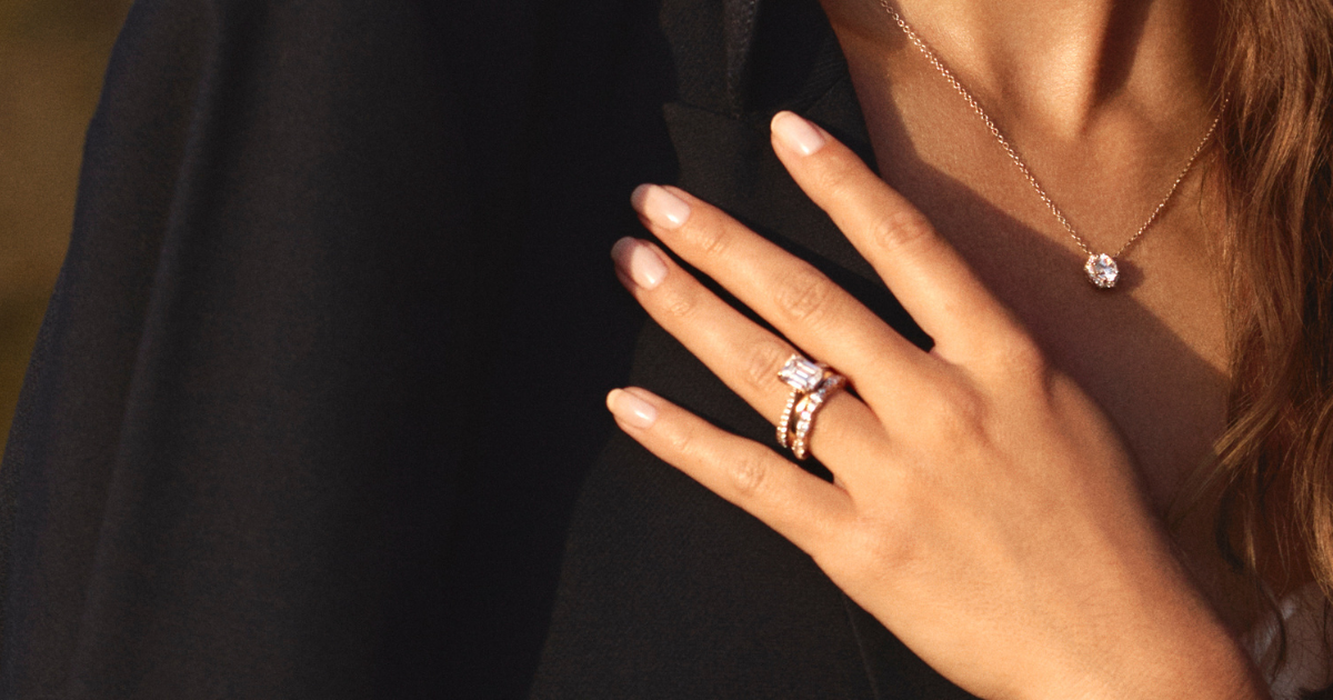 What is a Classic setting engagement ring?