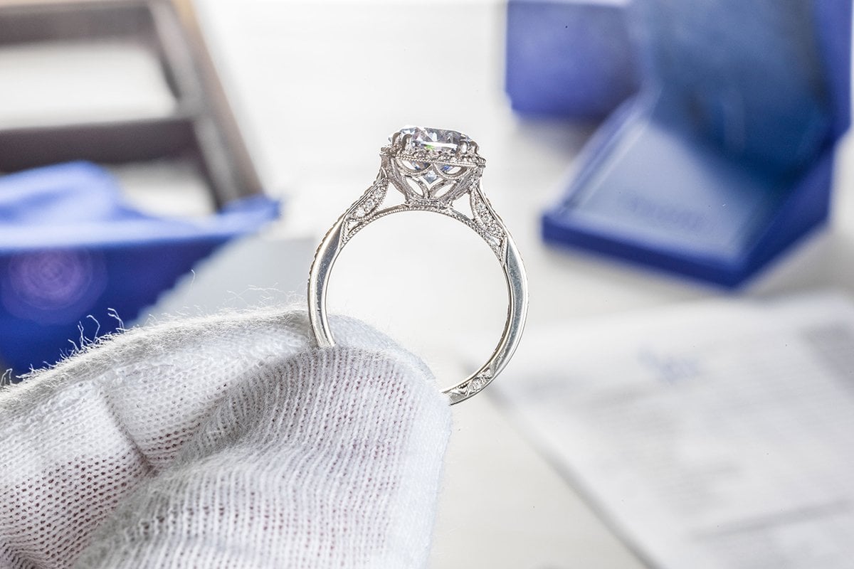 4 Reasons We Prefer Platinum Engagement Rings and Wedding Bands